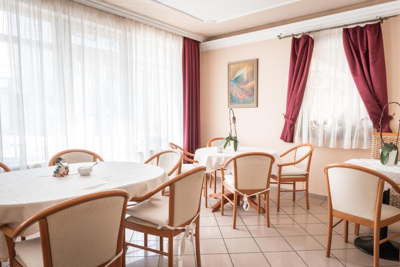 Kaiser Panzio Baja Exteriör bild